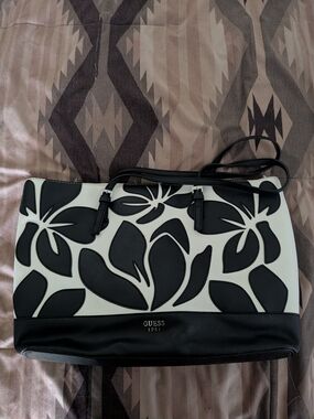 GUESS Black & White Floral Shoulder Bag